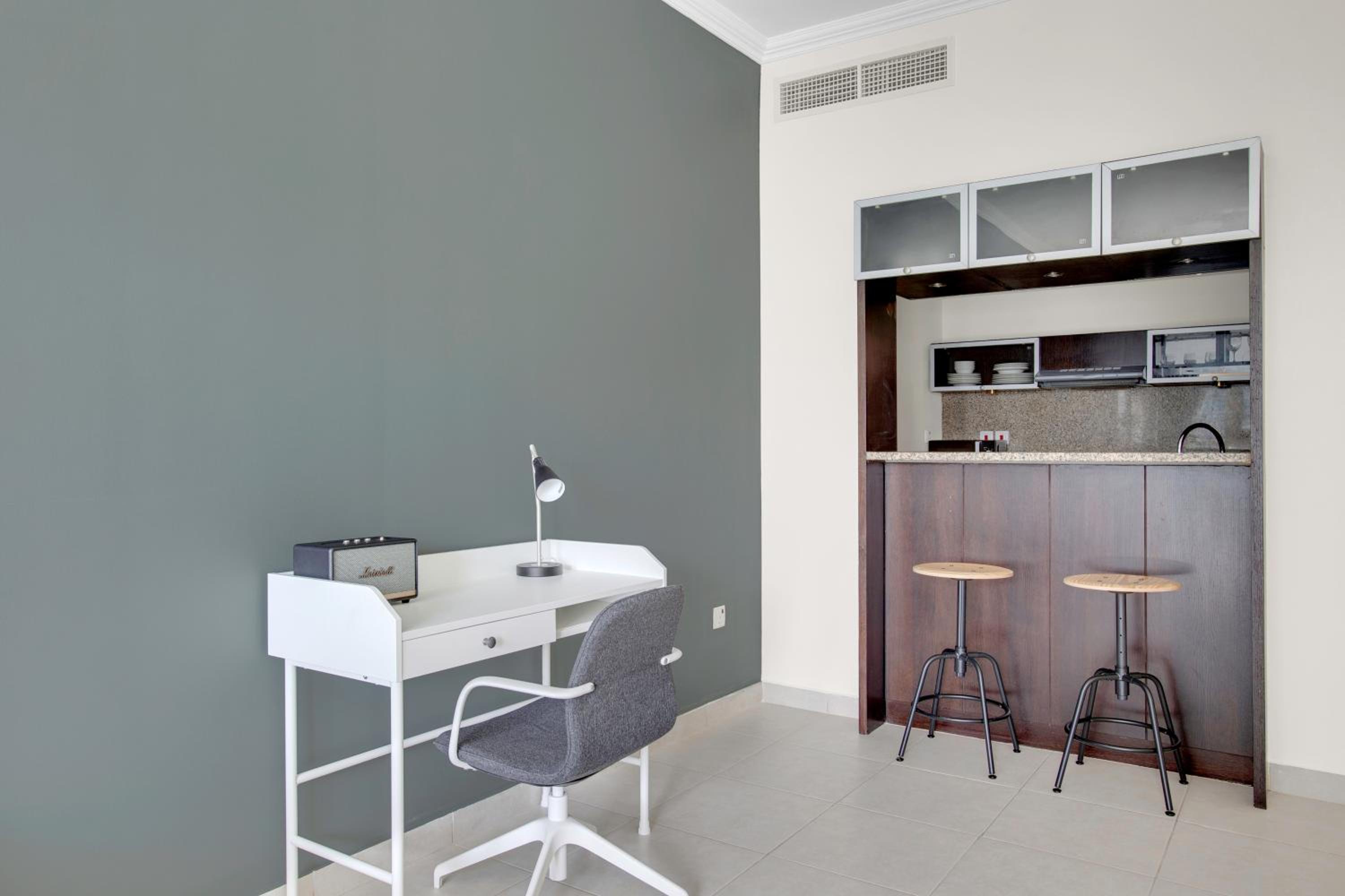 Marina Quays West, Dubai Marina - Mint Stay