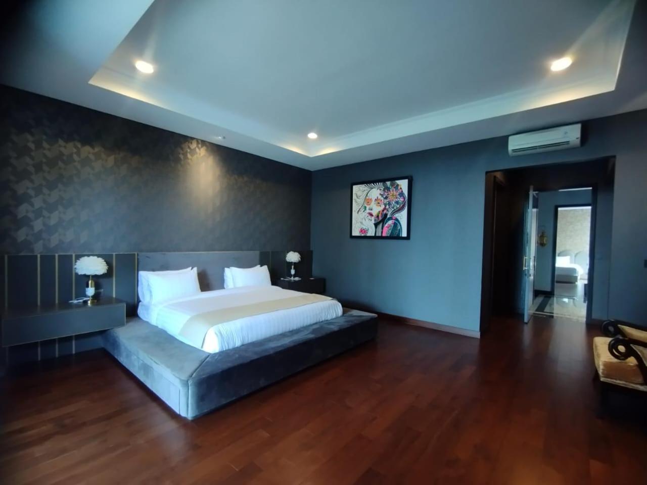 Athaya Mansion