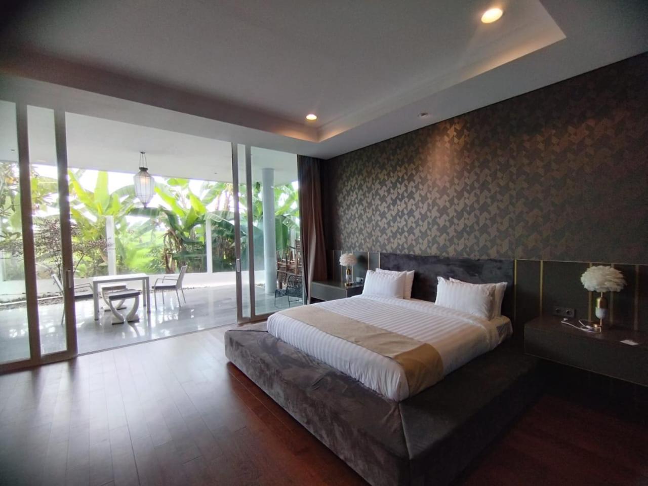 Athaya Mansion