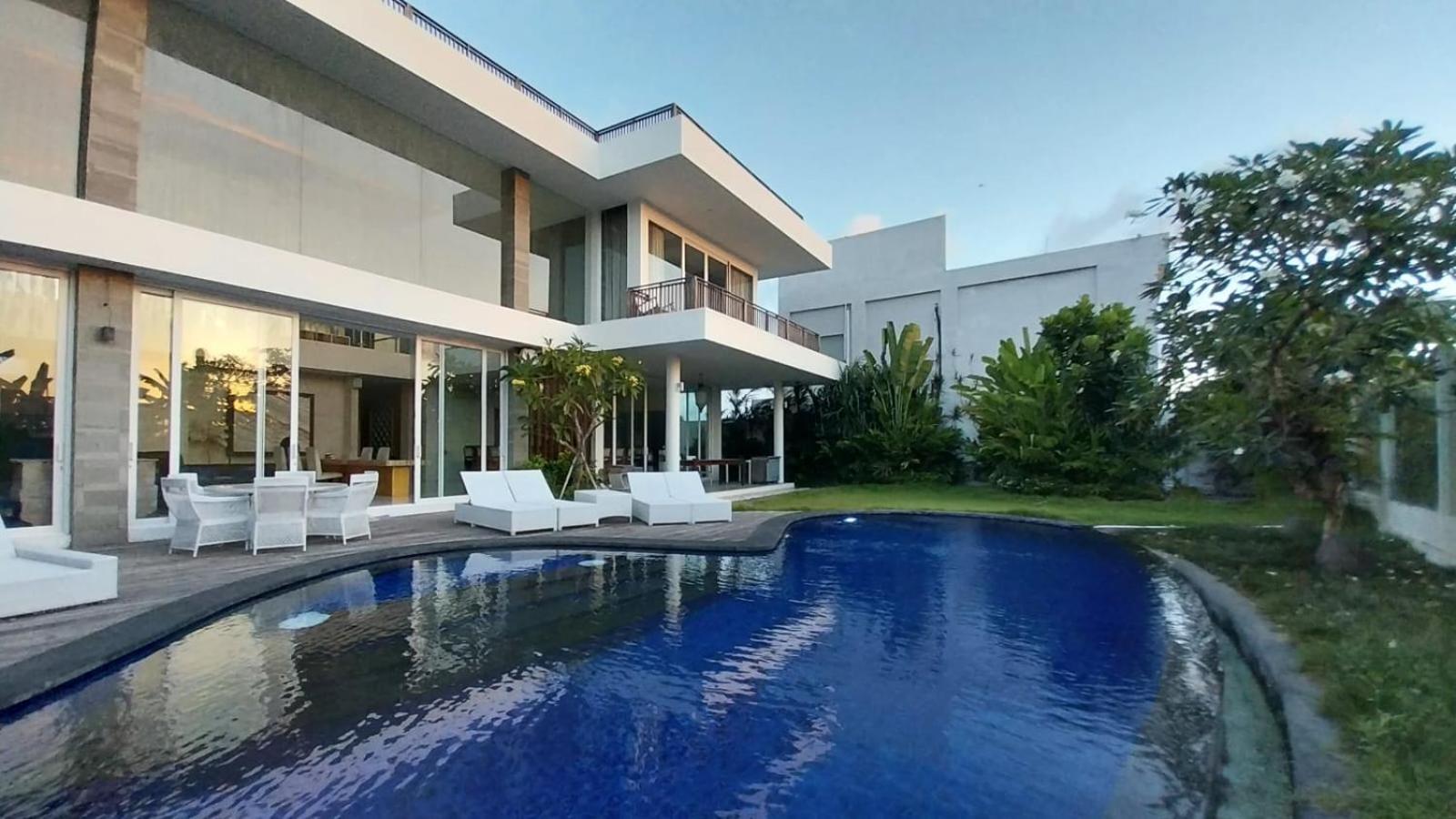 Athaya Mansion