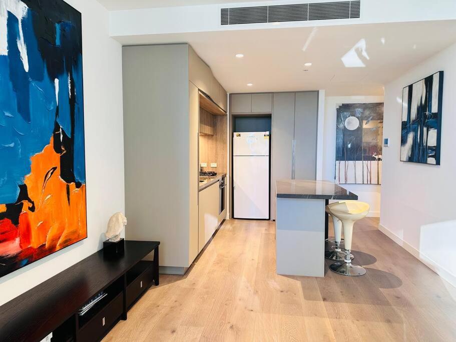 Grand Luxe Executive Residence inspired by Ritz Carlton