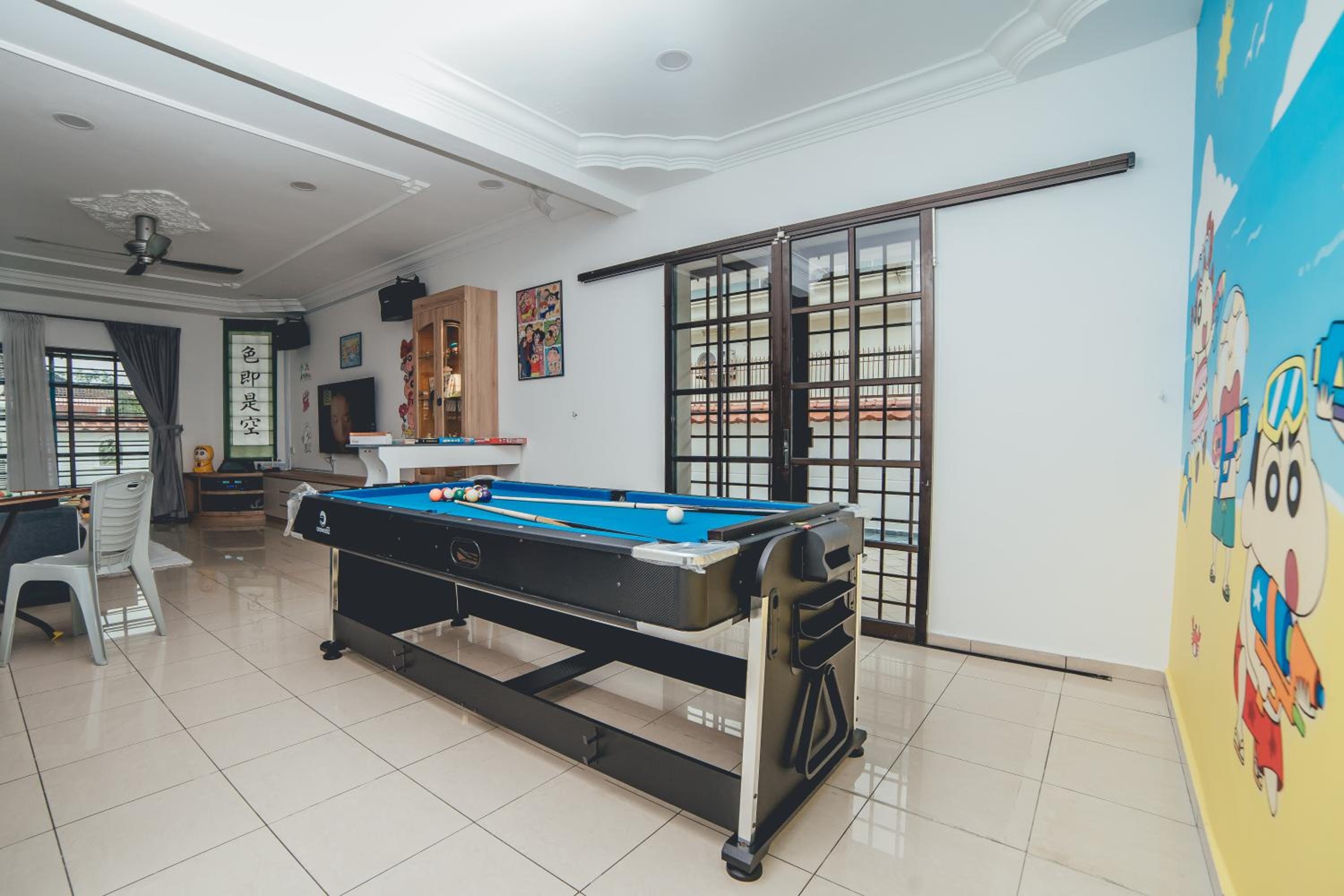ShinChan Chill 14pax Landed Homestay Pooltable KTV BBQ Bukit Indah