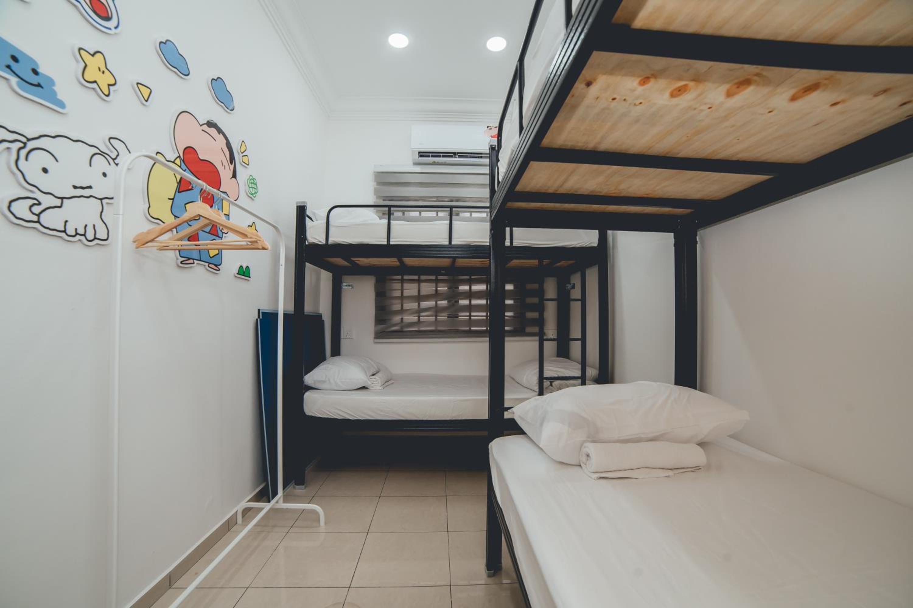 ShinChan Chill 14pax Landed Homestay Pooltable KTV BBQ Bukit Indah