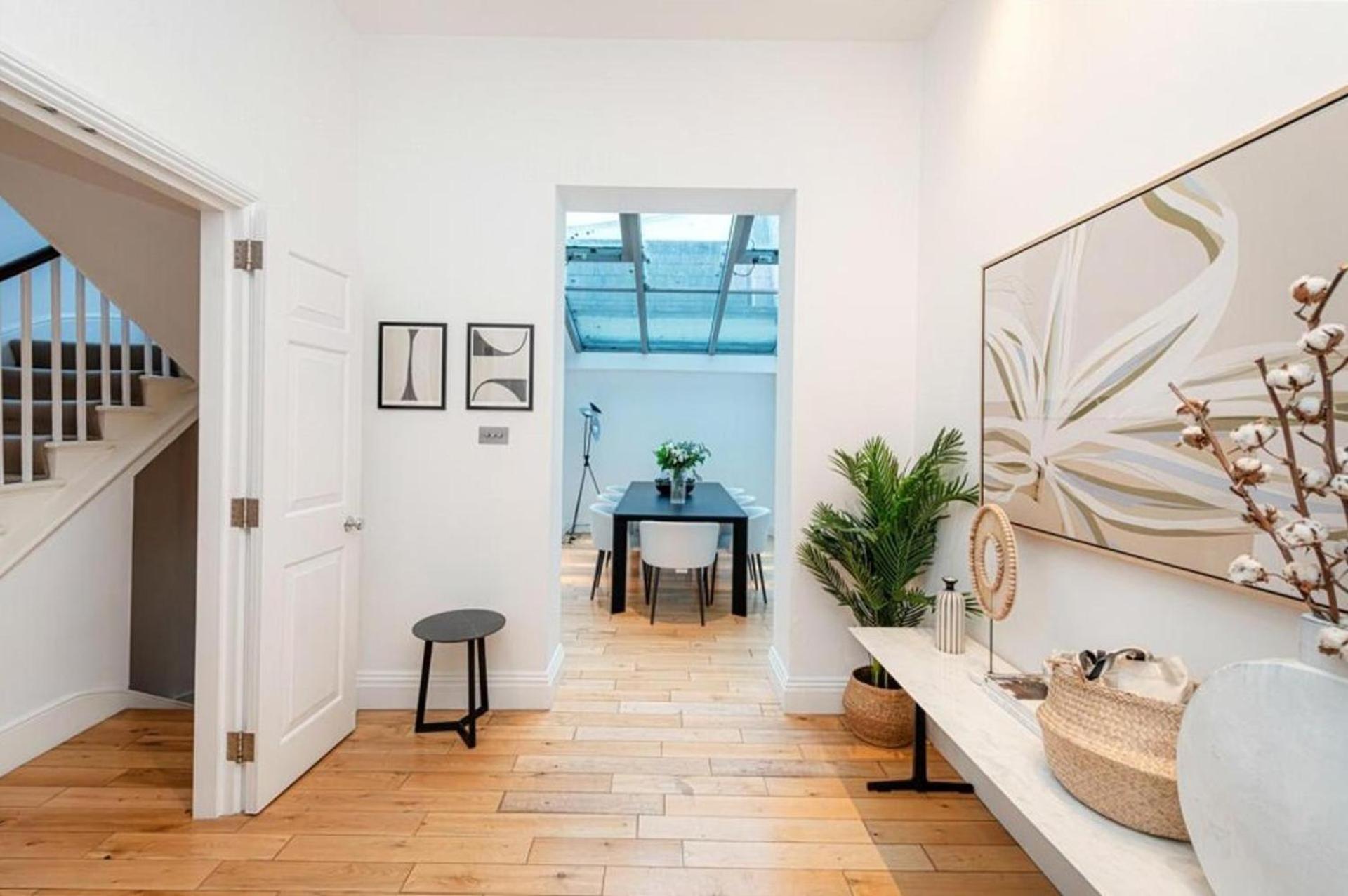 Luxury Central London Apartment with 4 Bedrooms view 2