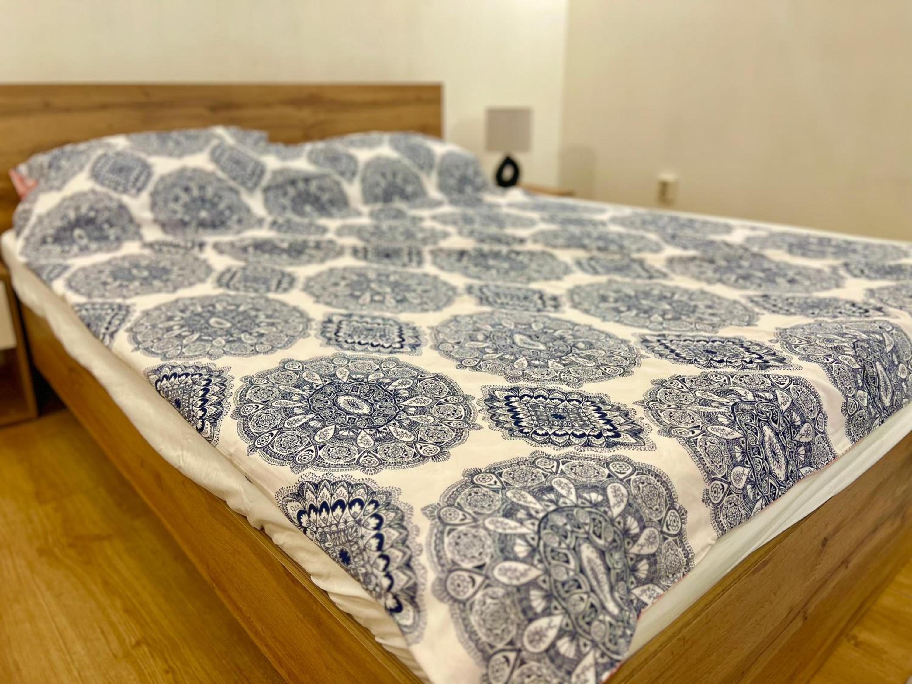 TOP Center, basement fl, 7 beds, 10min from Serdica