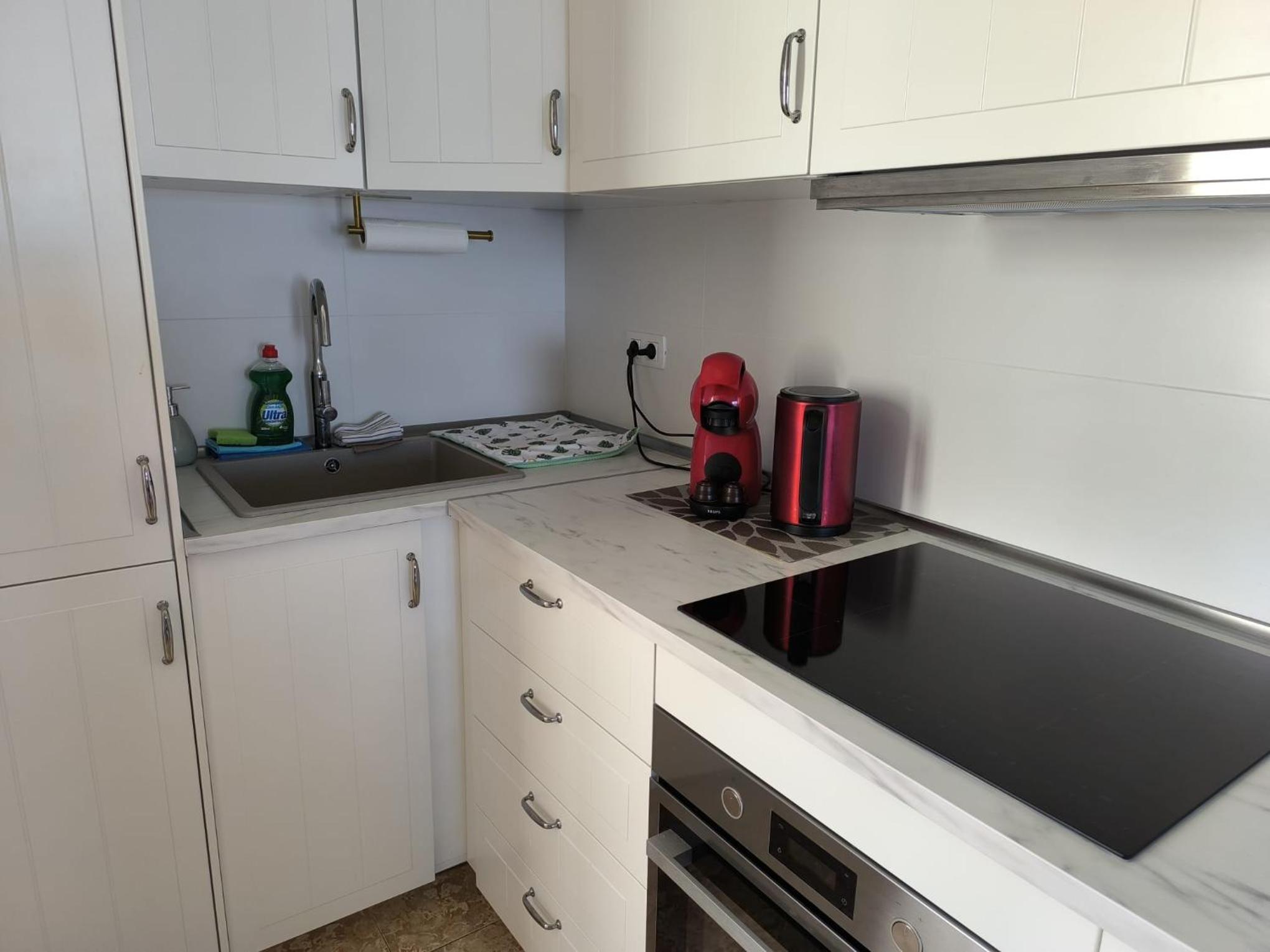 Apartment Edith - complex Tagara, fully equipped, AC and pool view 4