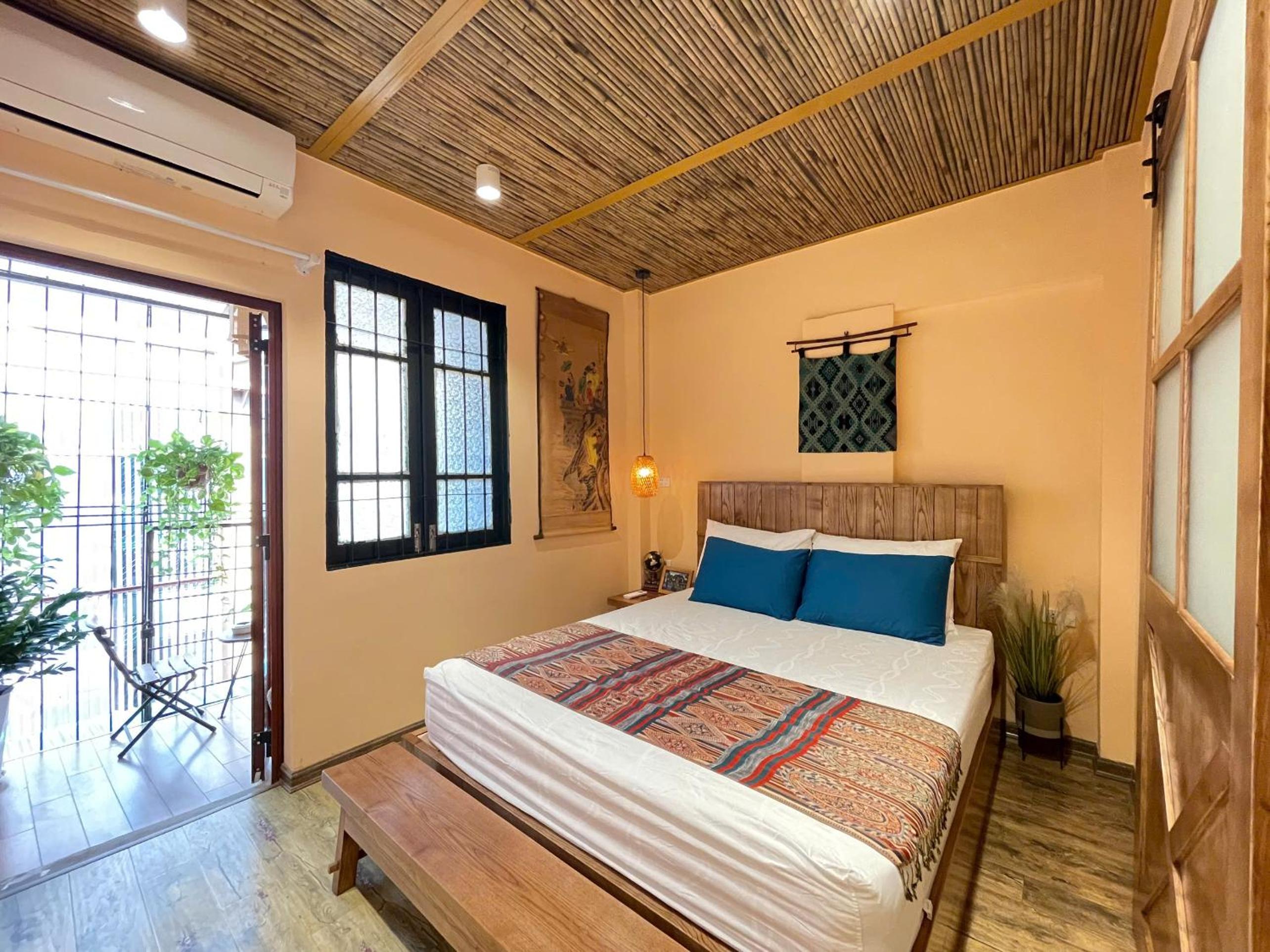 Quiet Private Apartment, 5' to Hoan Kiem Lake, 2 Balconies, 1 Bedroom, Free WIFI - NETFLIX, Zeit Home 506