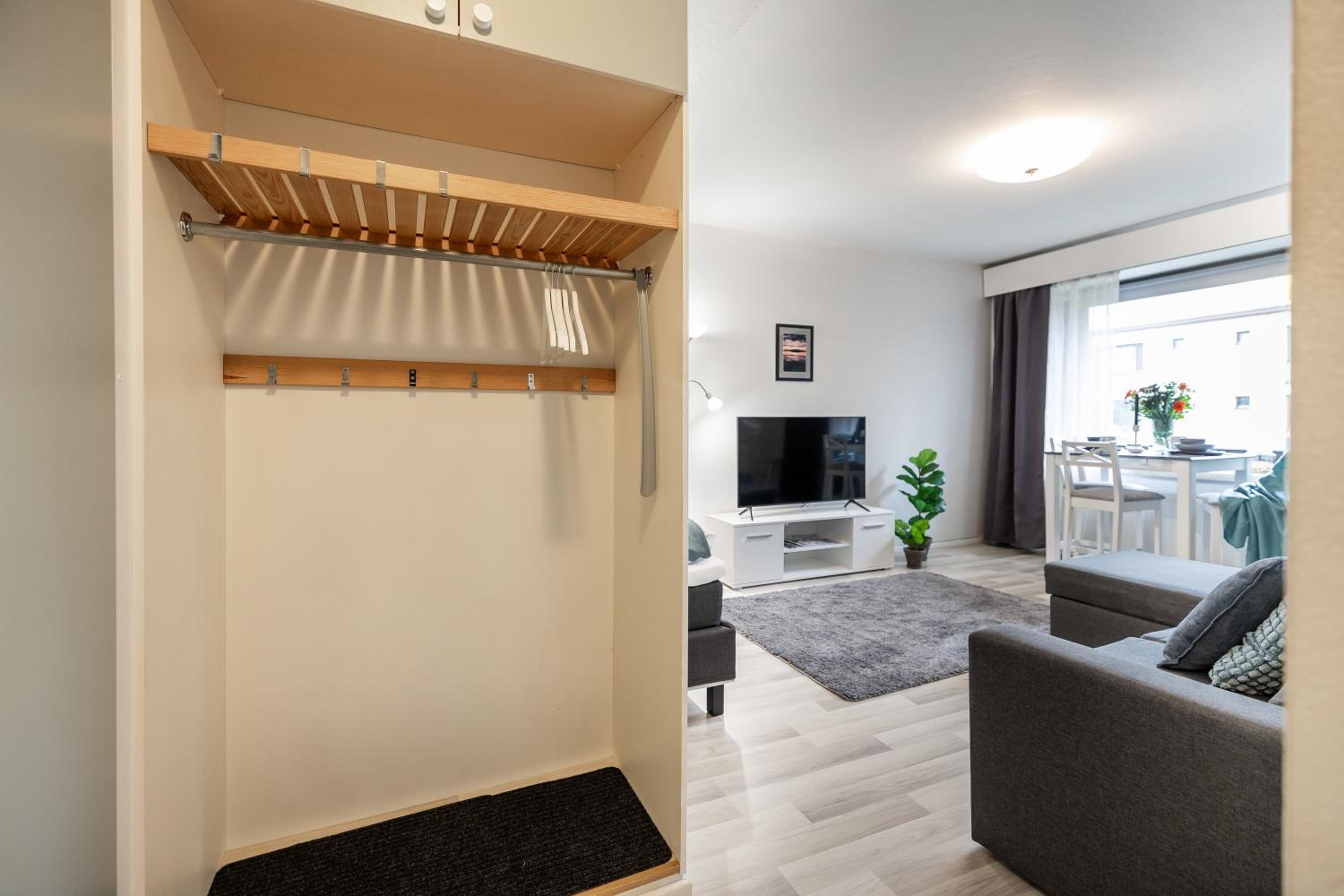Arctic Hill City Suite