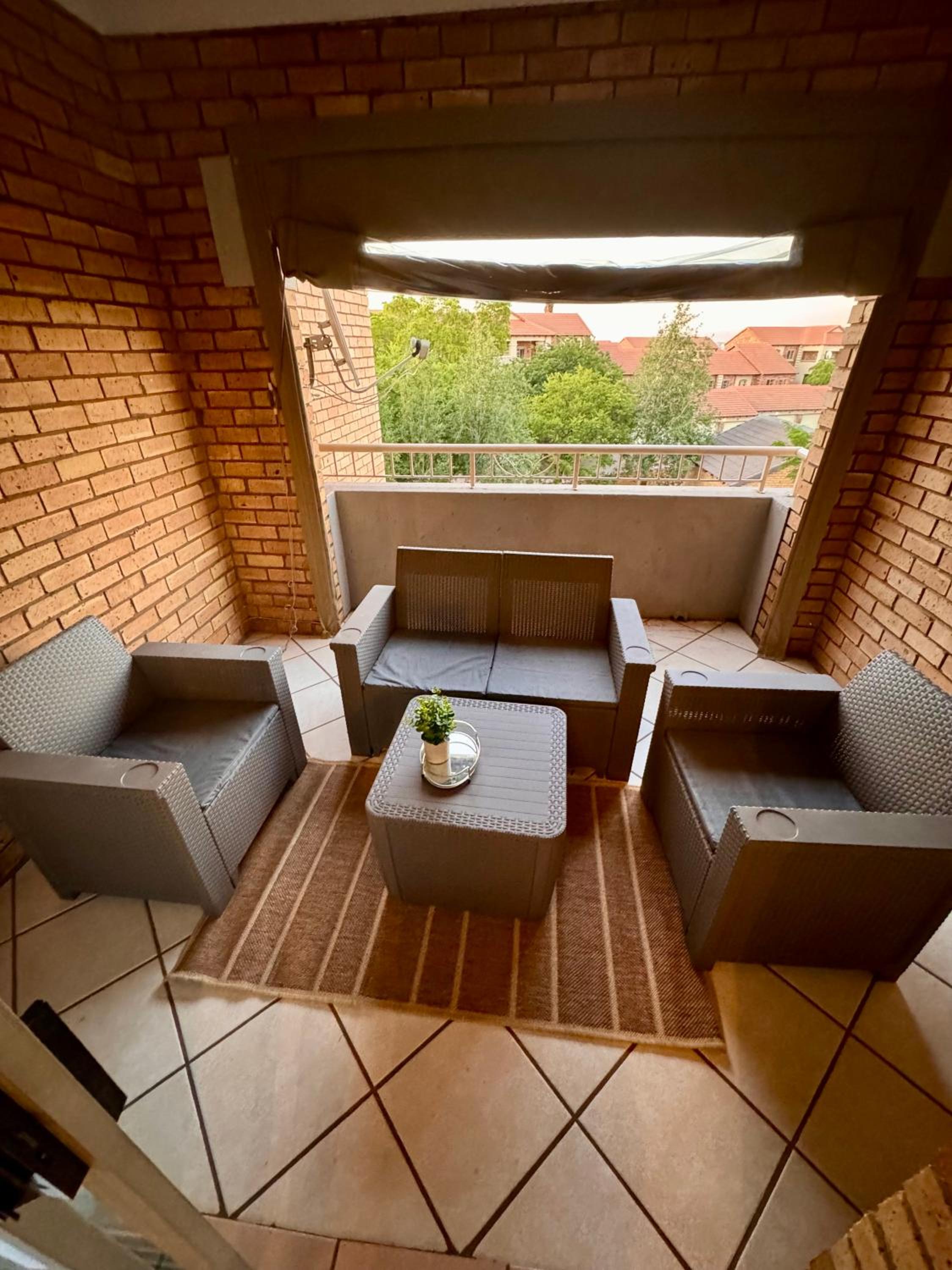 Centurion La Creme Apartments