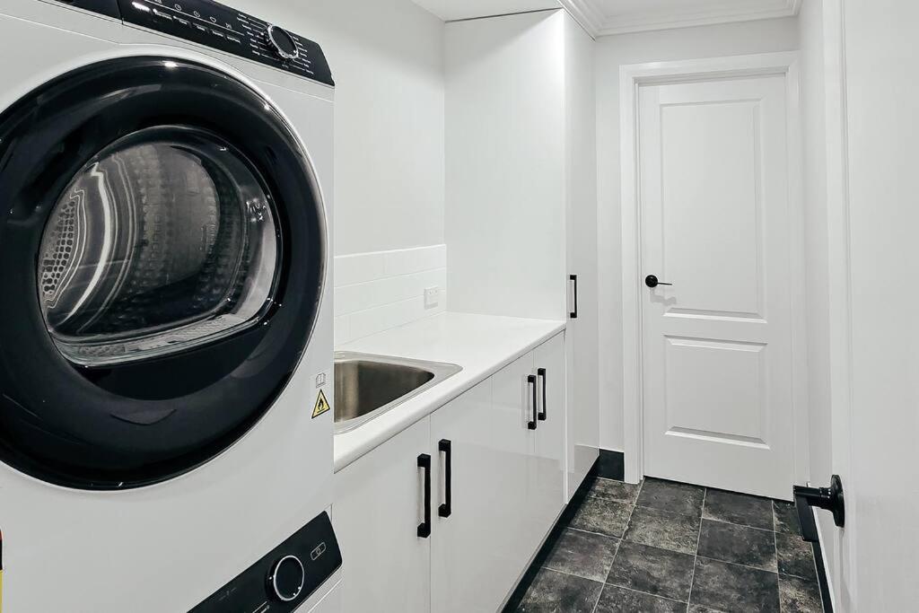 'Lumeah' - Apartment 1 Central Wagga