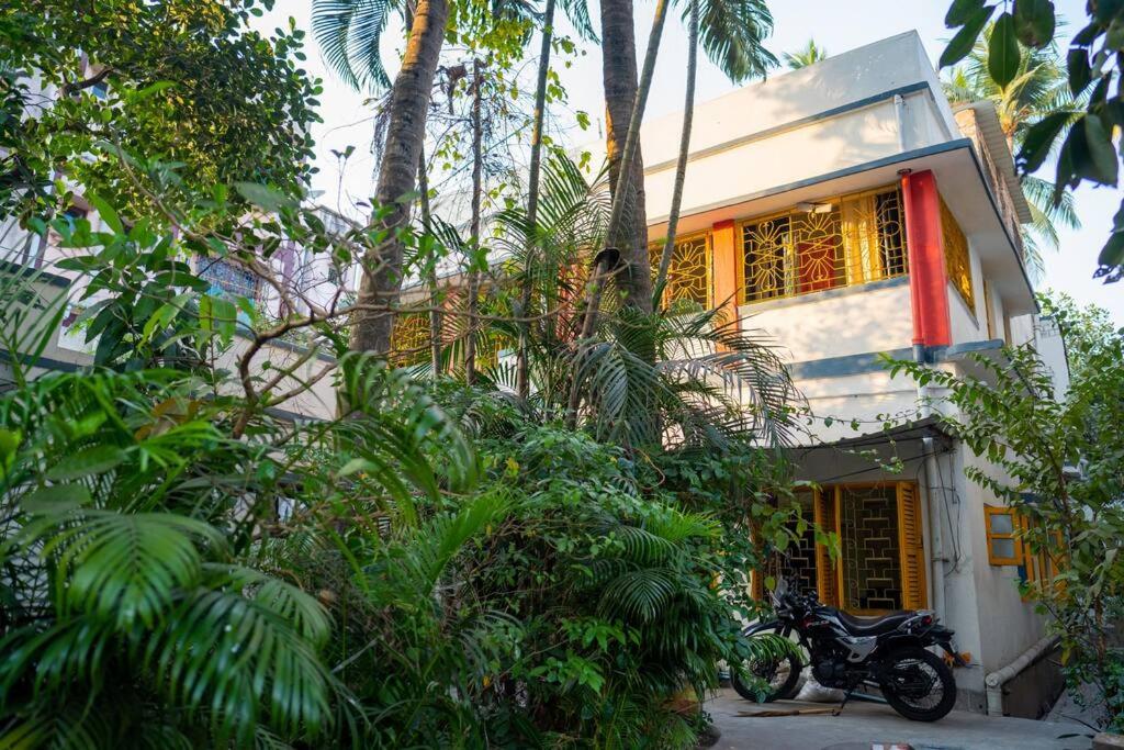 Old kolkata styled house with morden amenities view 2