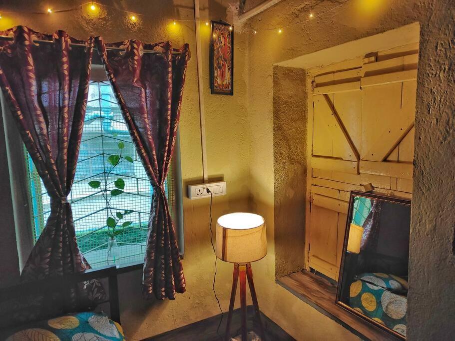Old kolkata styled house with morden amenities view 3