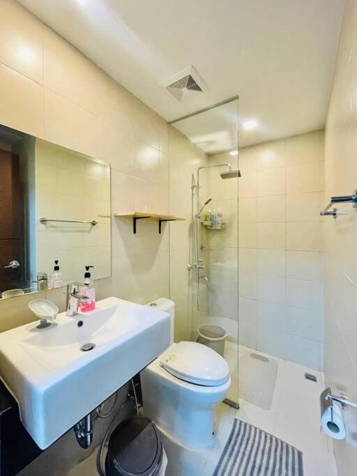 23 Elegant City Retreat view 3