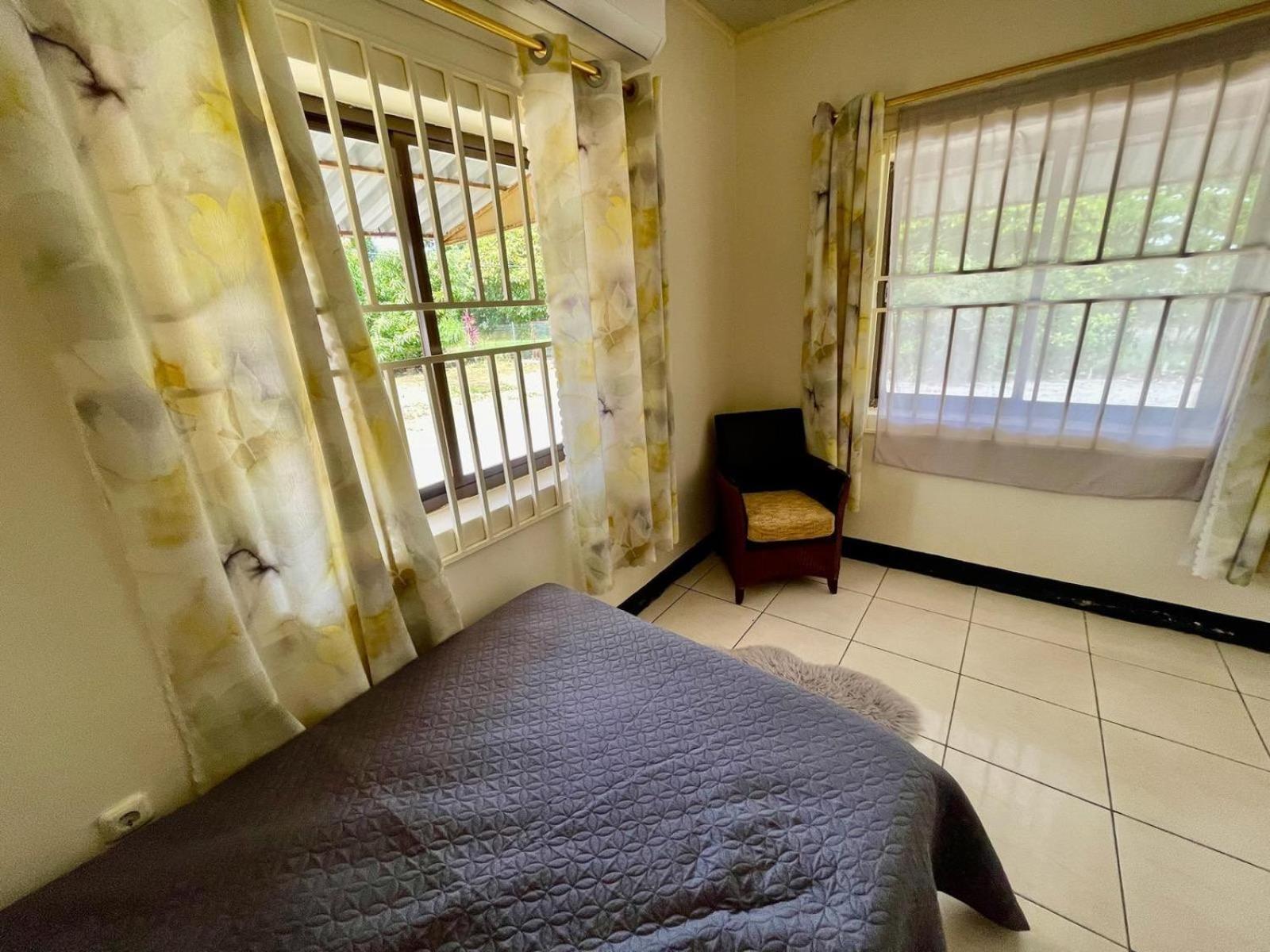 3 Bed House - Sleeps 6 - Garden - Parking - Wifi view 5