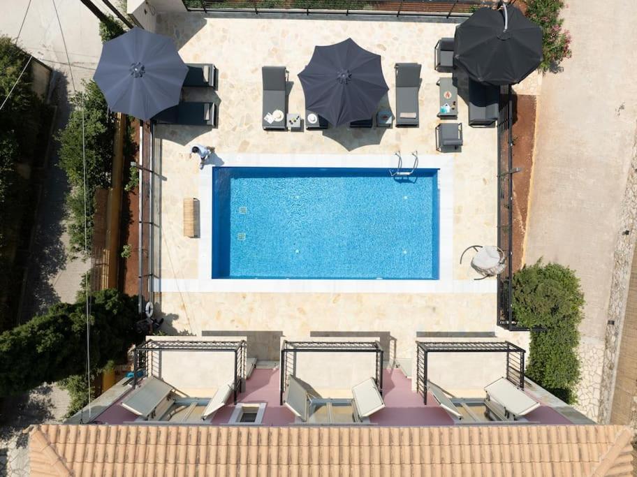 Sumelia Villa