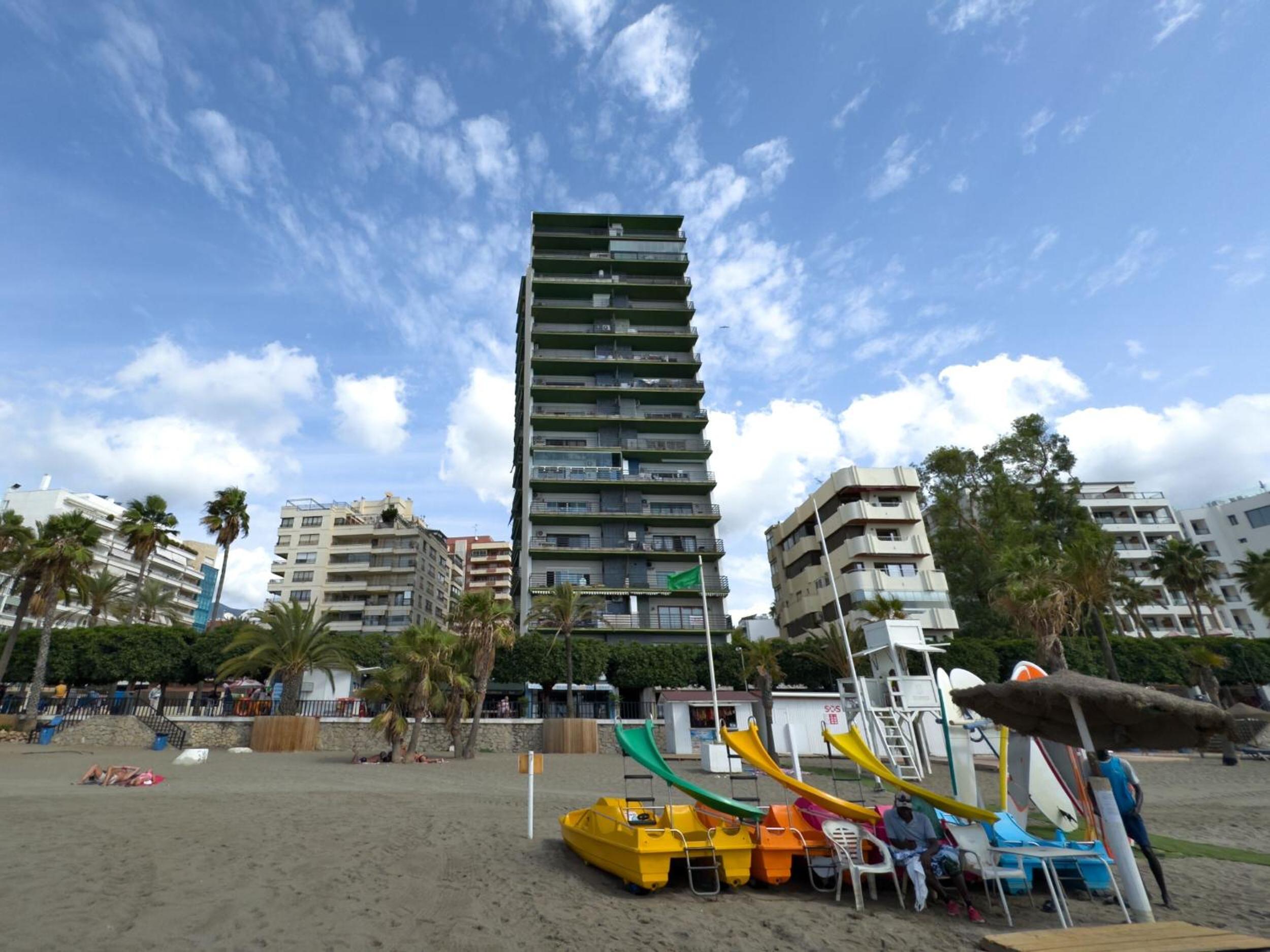 Boho Chic Apt, Frontline Sea & Paseo Views view 2