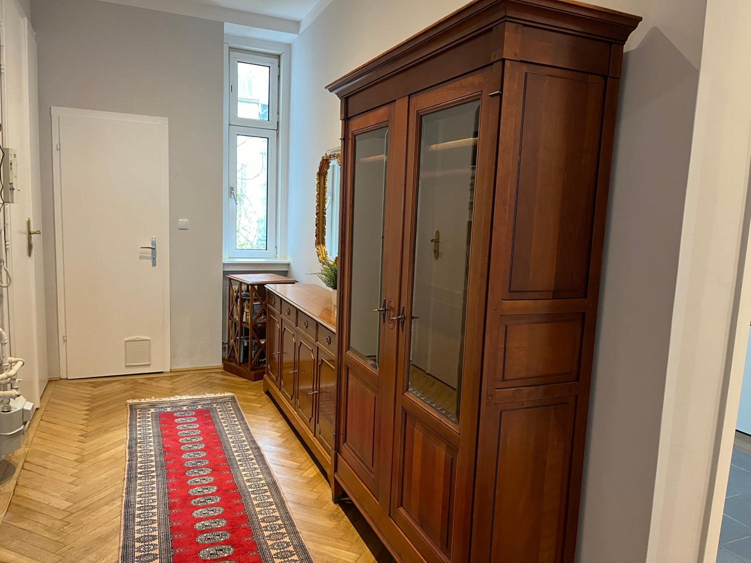 Großzügiger Wiener Altbau gleich neben Schönbrunn