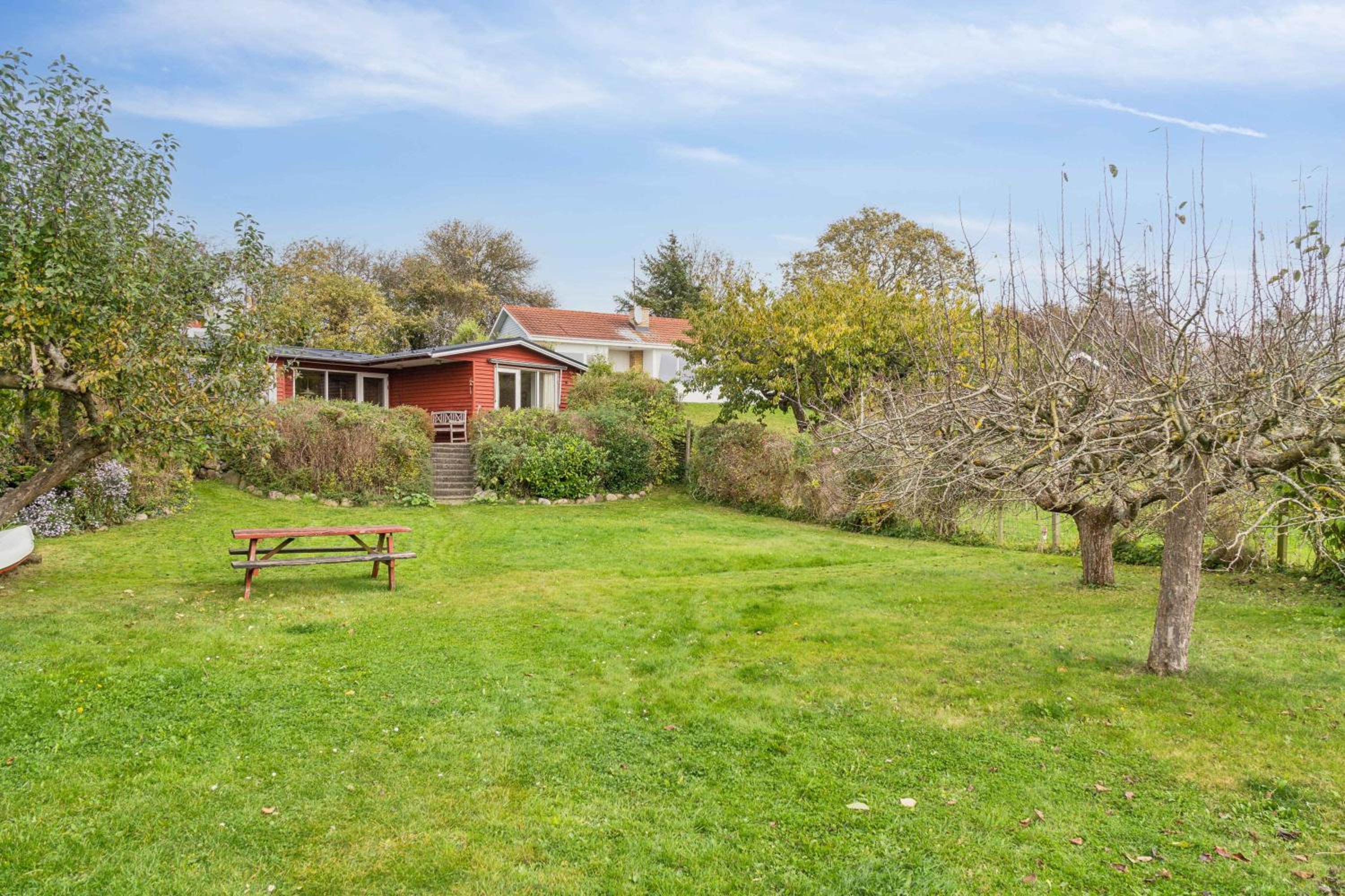 Cozy Summer House With View To The See And Nature view 4