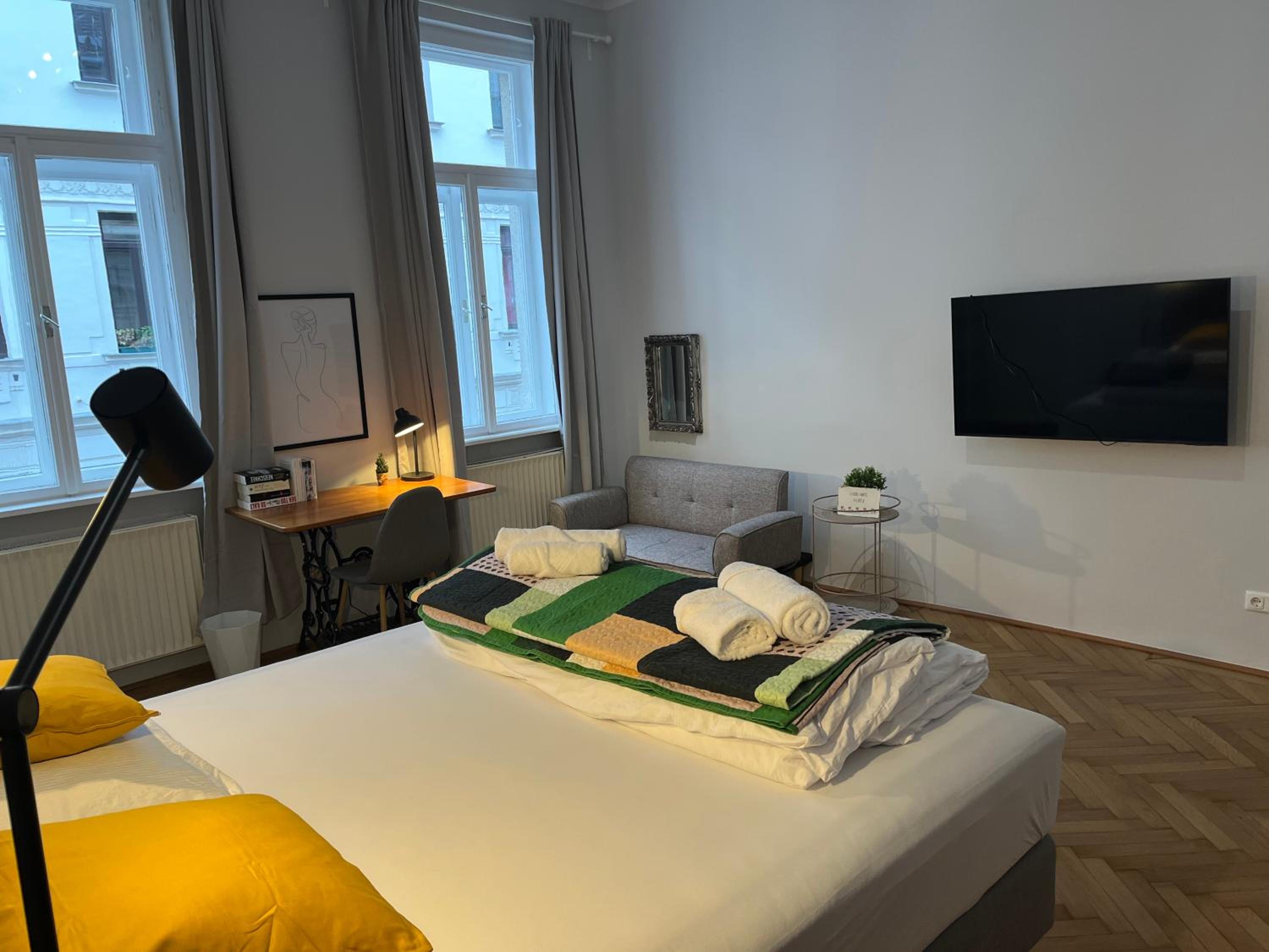 Großzügiger Wiener Altbau gleich neben Schönbrunn