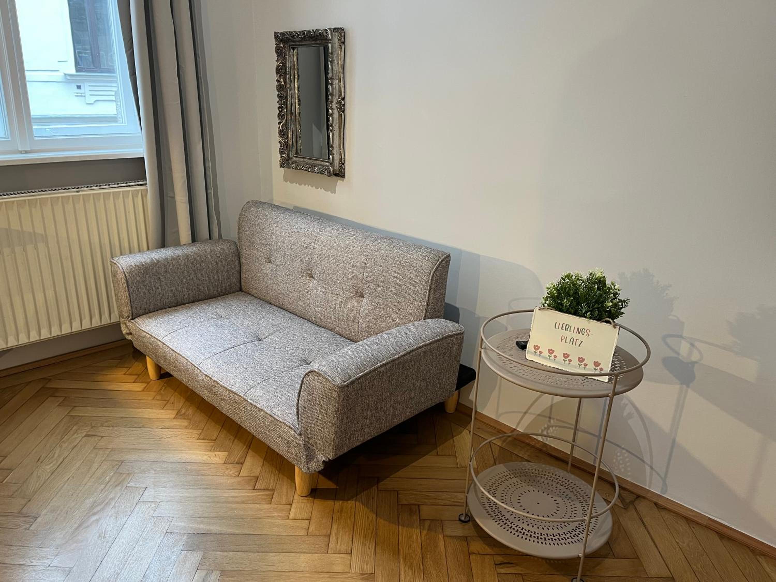 Großzügiger Wiener Altbau gleich neben Schönbrunn