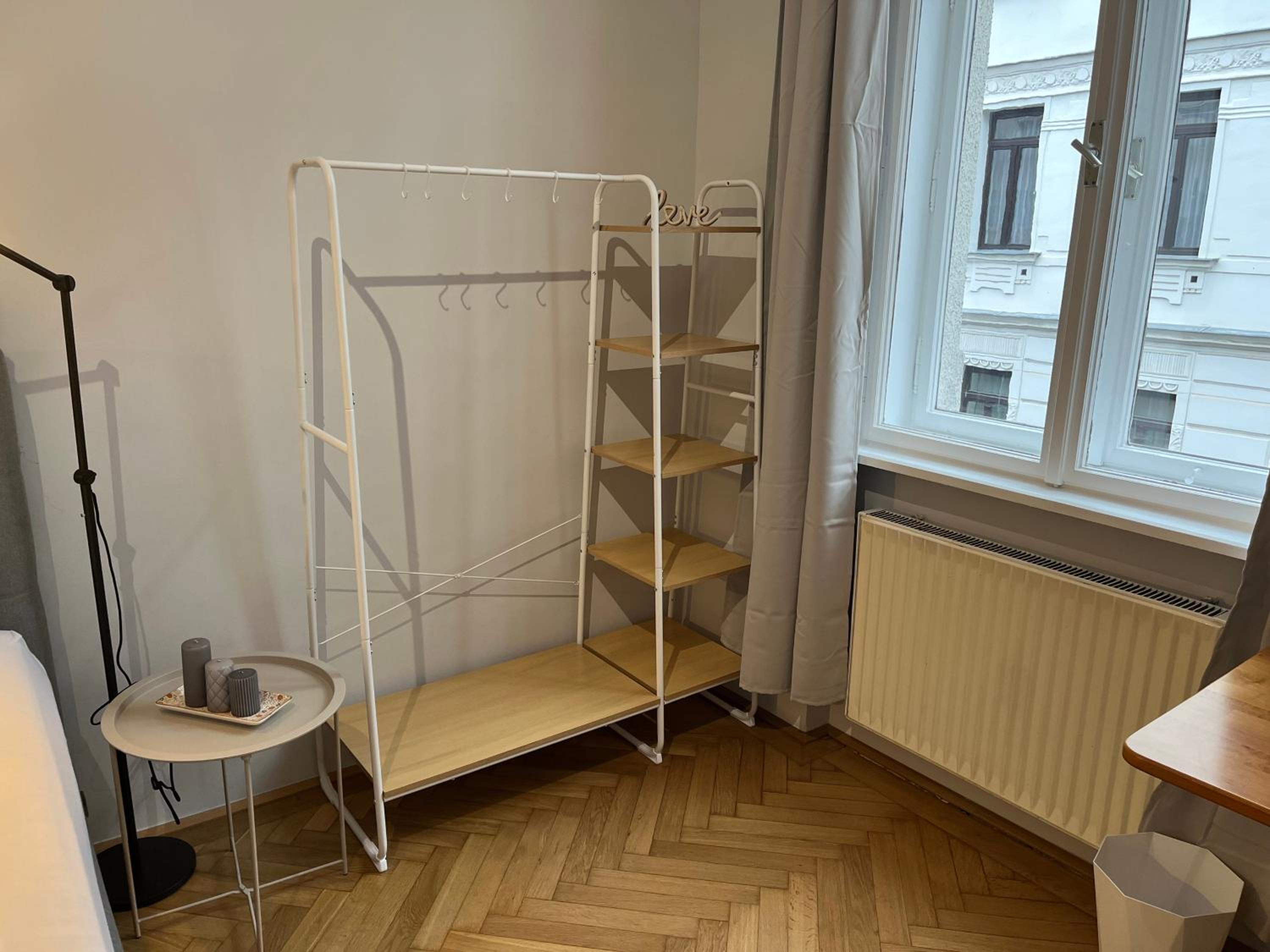 Großzügiger Wiener Altbau gleich neben Schönbrunn
