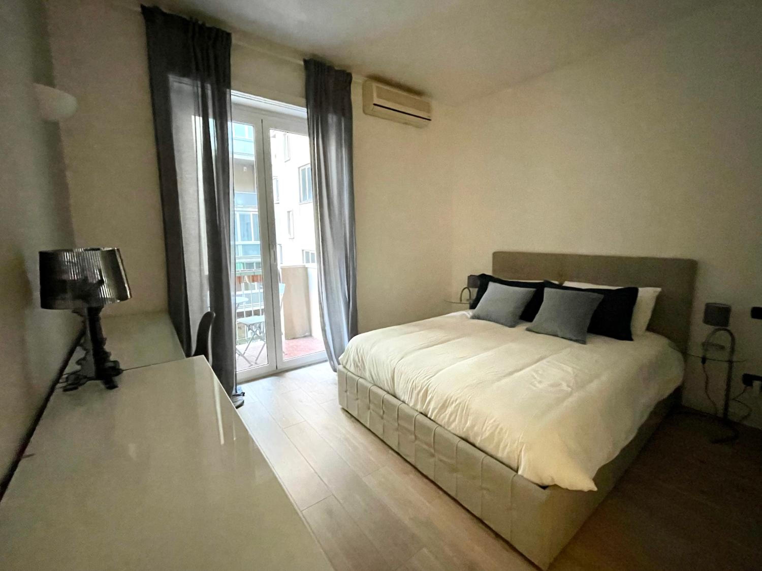 Solari Apartment, Milan fashion street