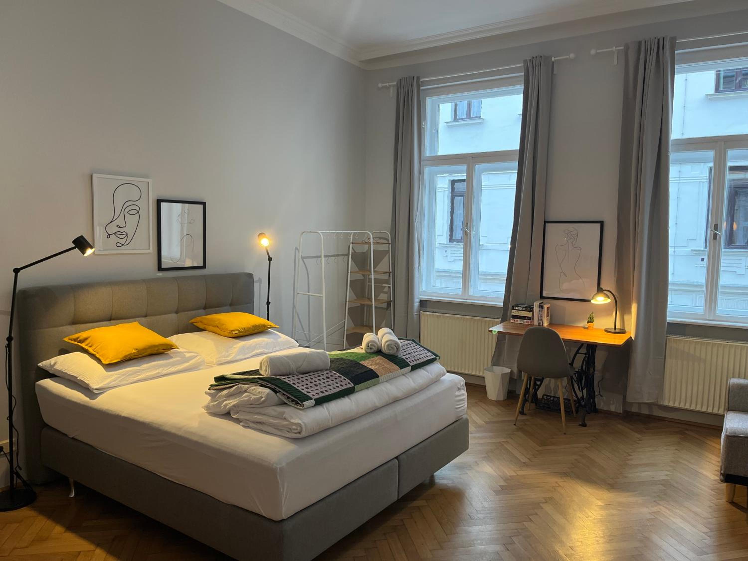 Großzügiger Wiener Altbau gleich neben Schönbrunn