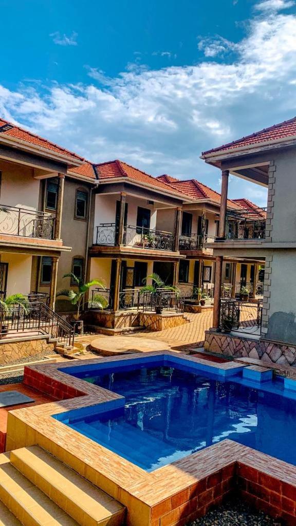 Victoria Breeze Apartments view 4