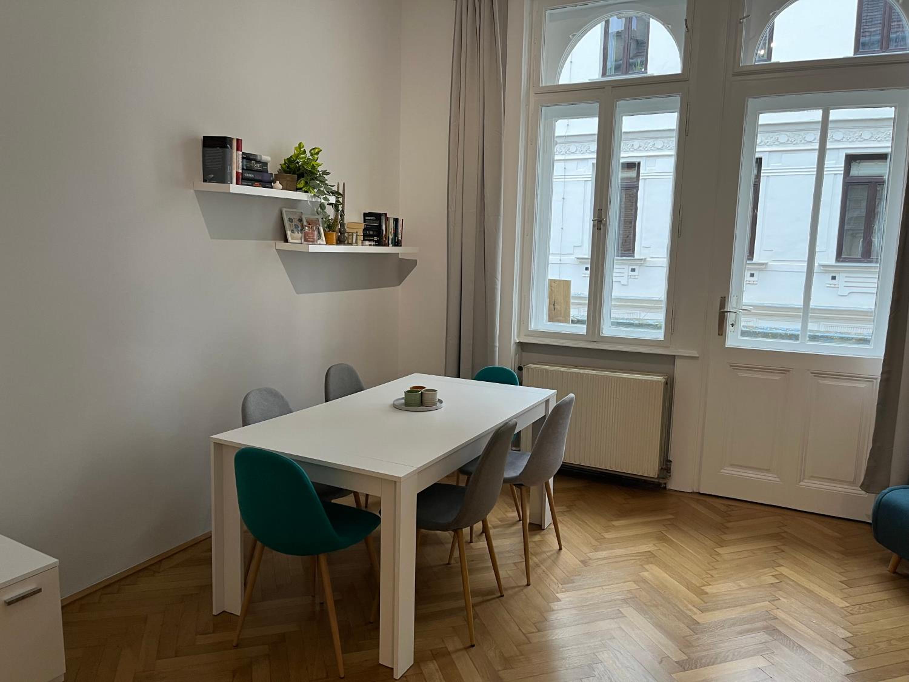 Großzügiger Wiener Altbau gleich neben Schönbrunn