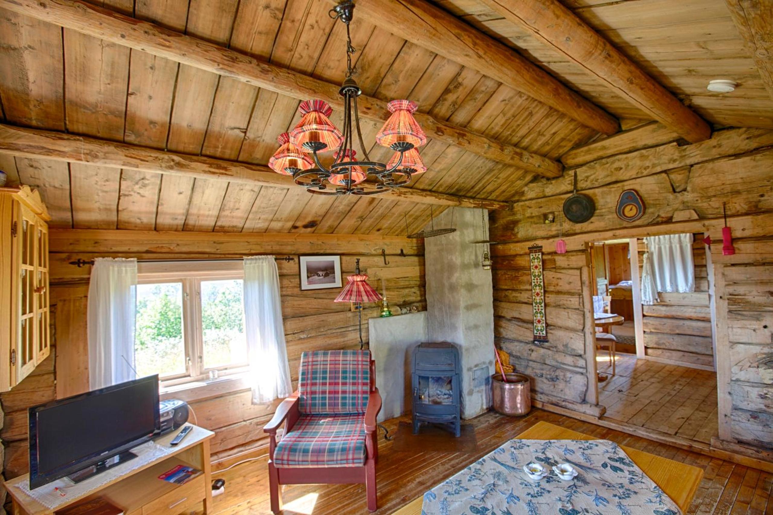 Charming Cabin With Old Timber, Fireplace & Views view 2