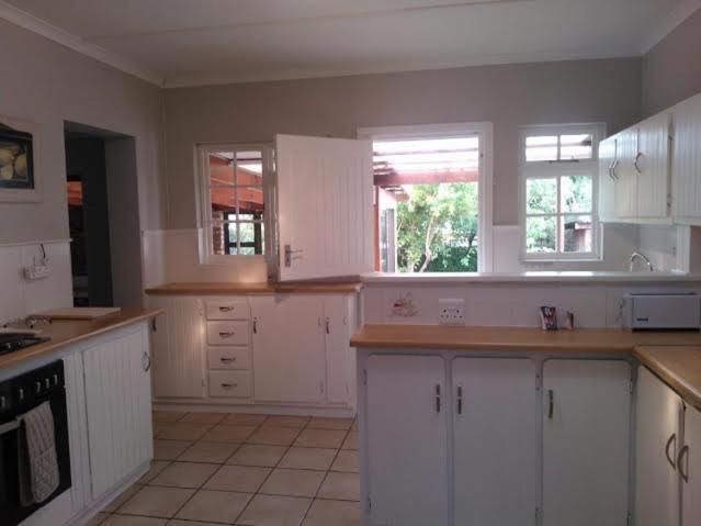 93 On Main Self Catering, Gonubie, photo 3 of 10