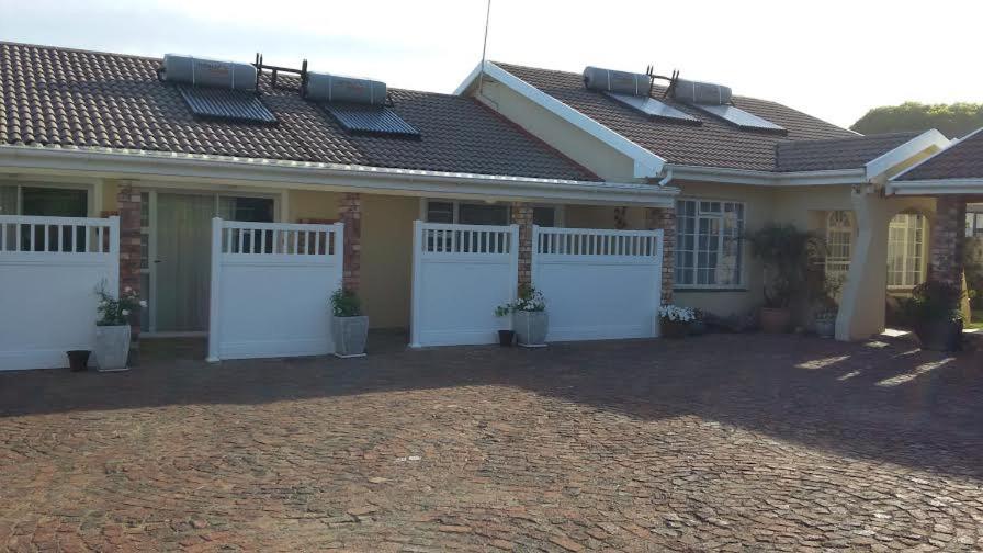 93 On Main Self Catering, Gonubie, photo 4 of 10
