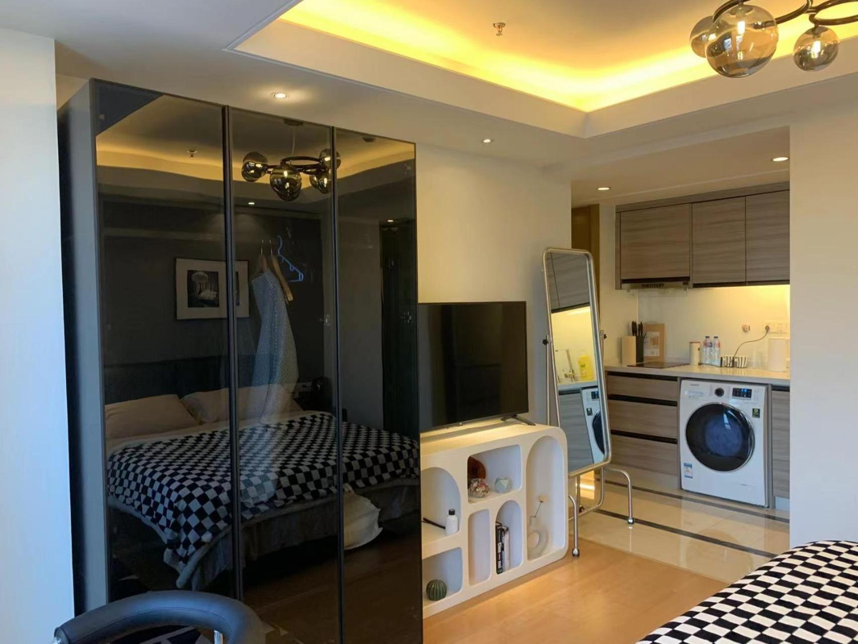 Shanghai Lerongju Boutique Apartment Metro Line 8 20meter