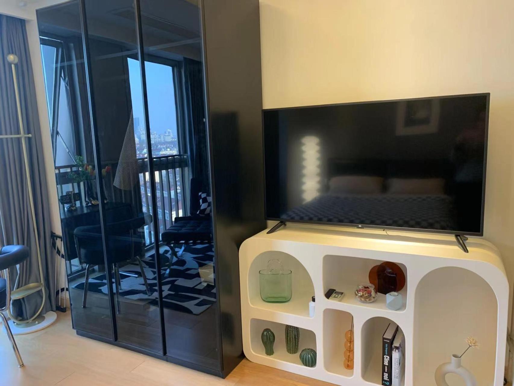 Shanghai Lerongju Boutique Apartment Metro Line 8 20meter