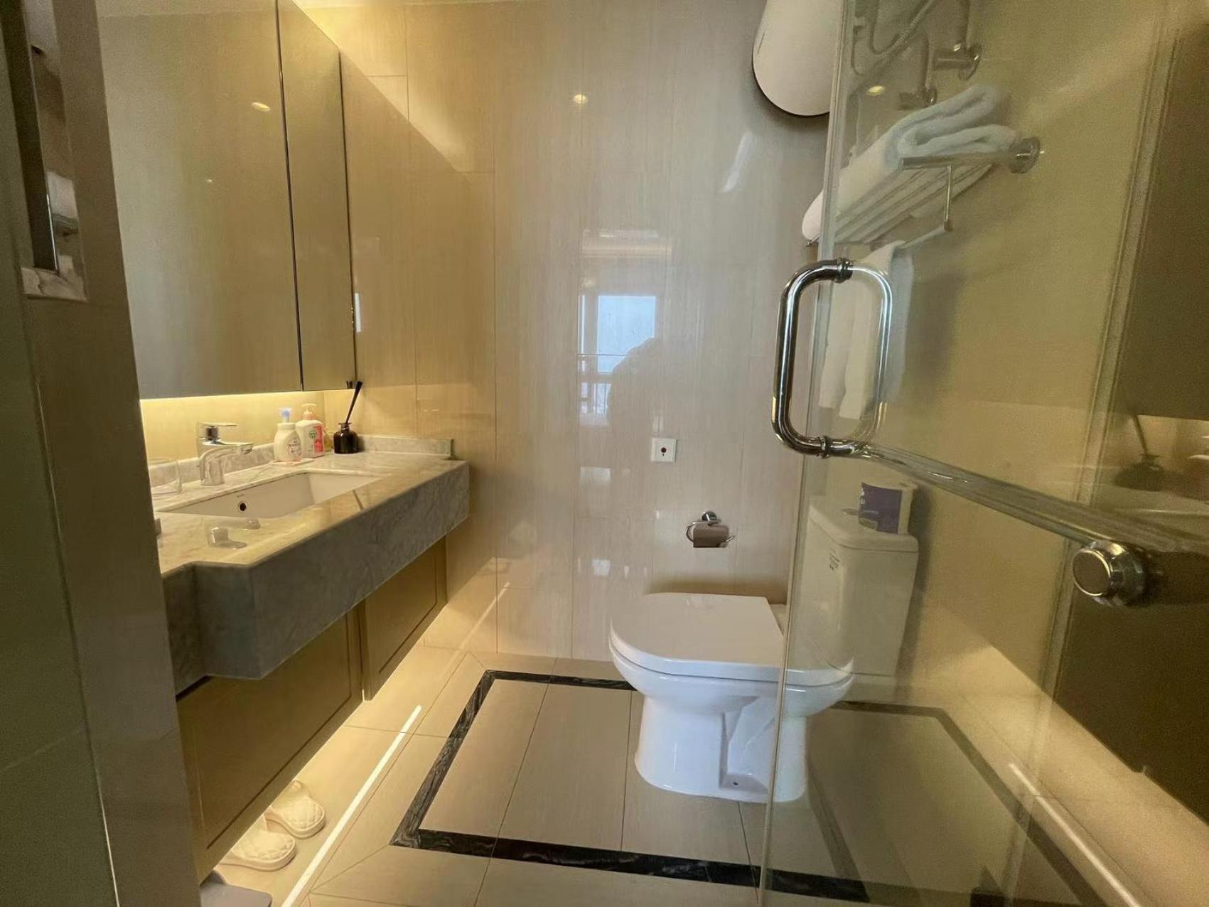 Shanghai Lerongju Boutique Apartment Metro Line 8 20meter