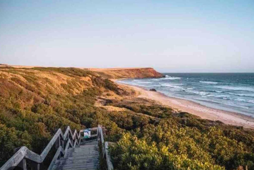 Cedar Palms Pet friendly close to red rocks beach