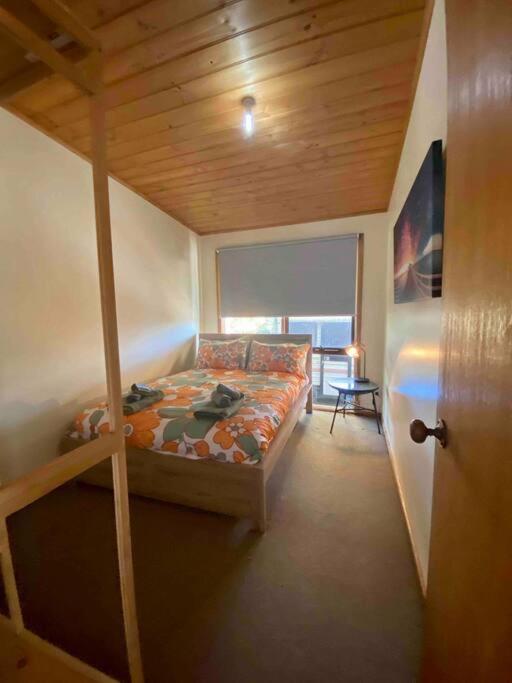 Cedar Palms Pet friendly close to red rocks beach