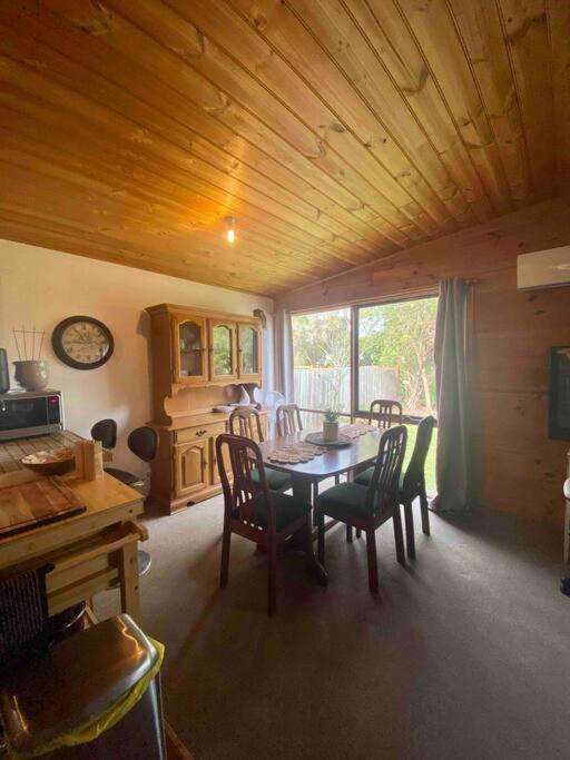 Cedar Palms Pet friendly close to red rocks beach