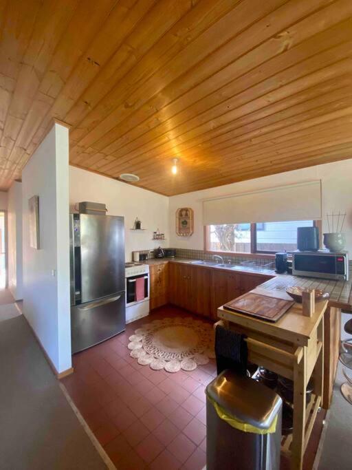 Cedar Palms Pet friendly close to red rocks beach