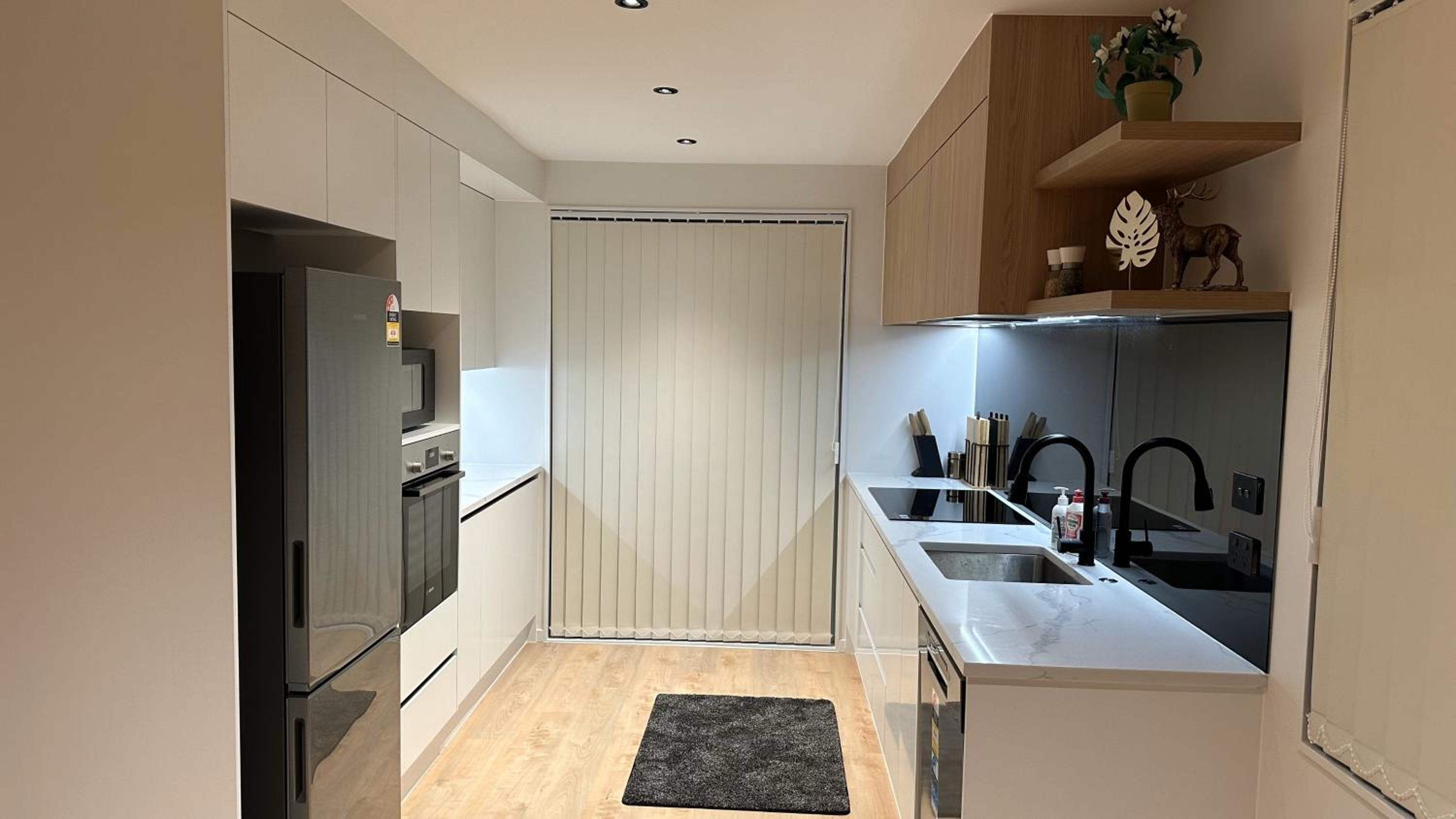 Stylish New & Cosy 3-Bedroom Entire Home in Auckland, Free Parking - Perfect for Your Next Getaway! view 3
