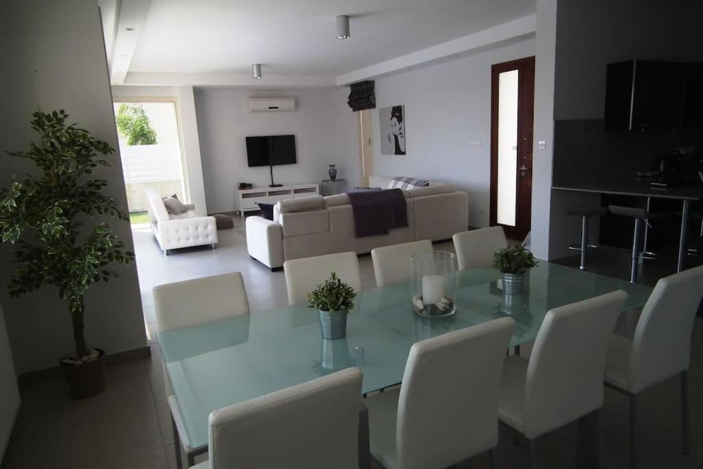 Villa Anthea-beach-private pool