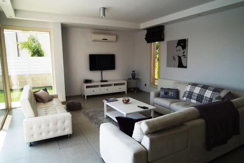 Villa Anthea-beach-private pool