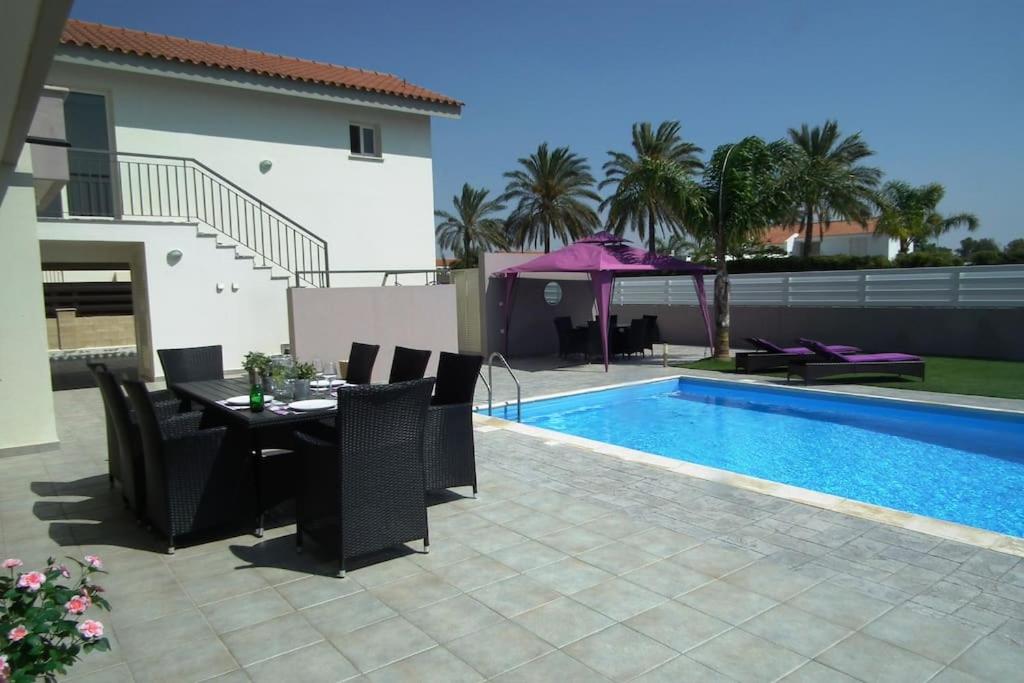 Villa Anthea-beach-private pool