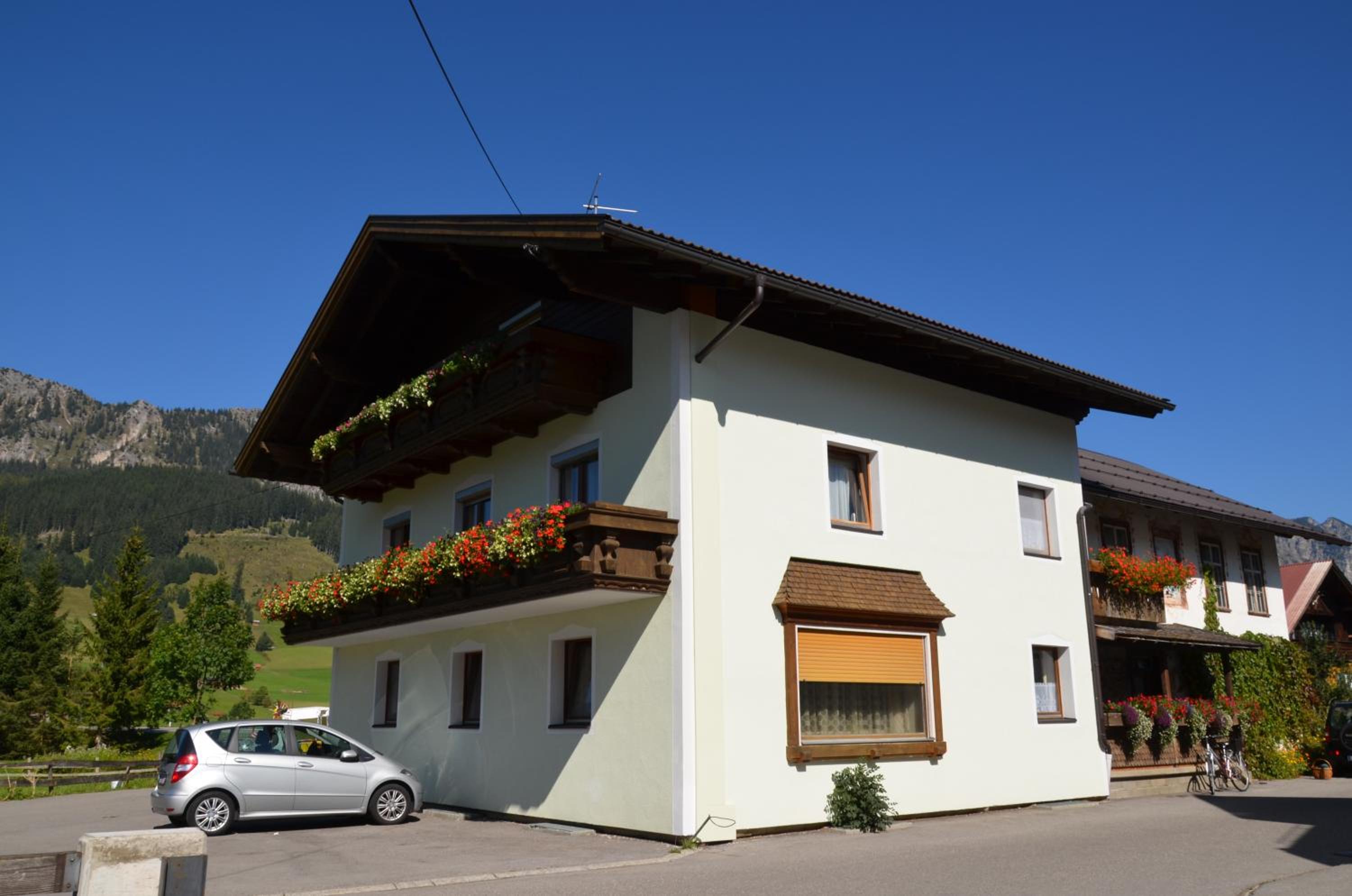 Haus Sennweg view 2