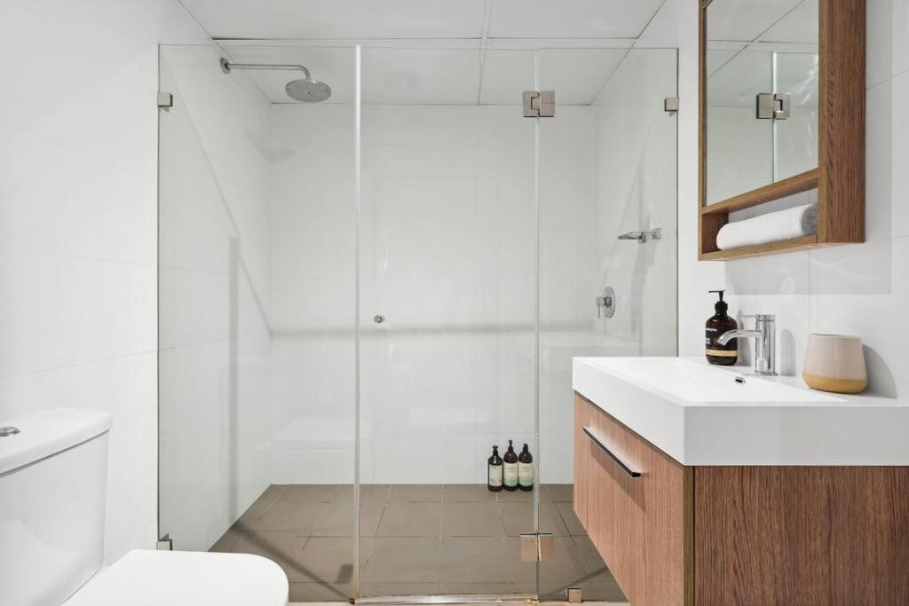 Mini Penthouse by Sydney Dreams photo 4