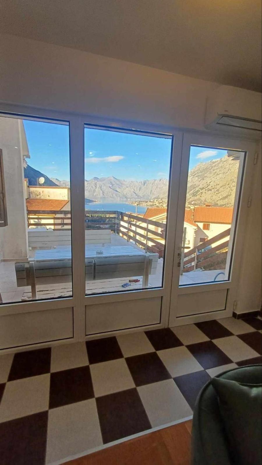 Vaso & Viktor Apartment view 4