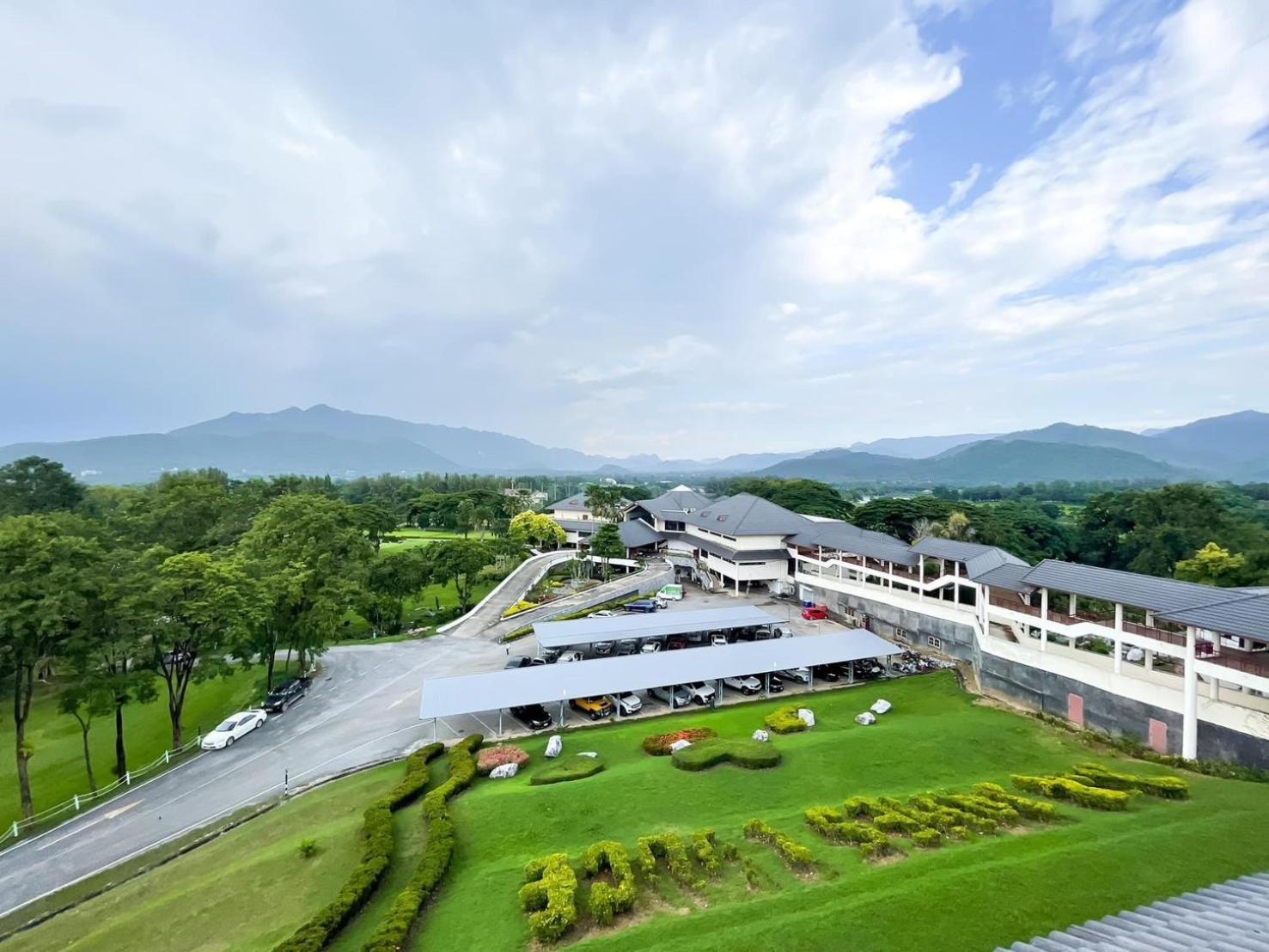 Sir James Resort
