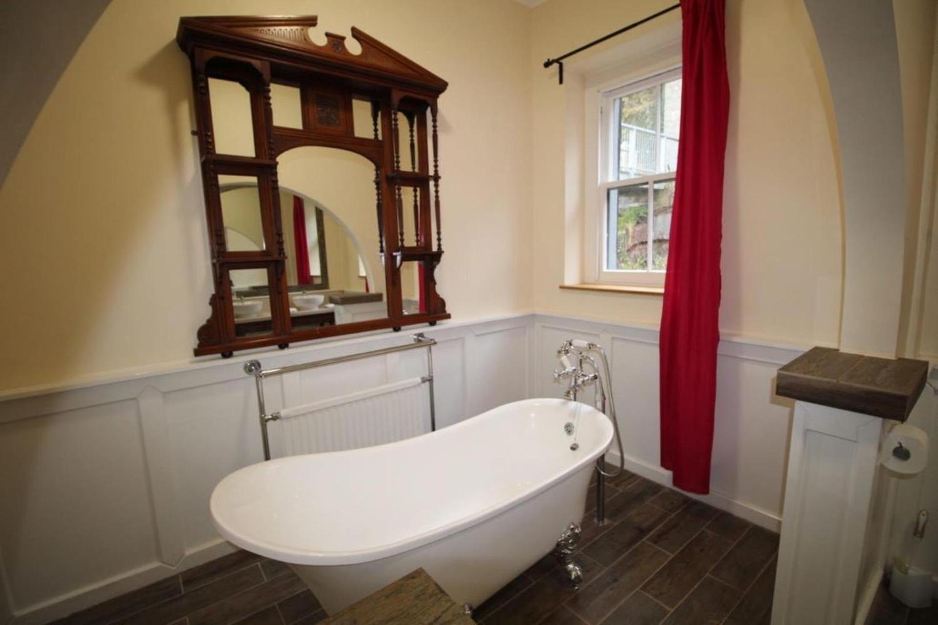 Beautiful Pendine Manor House in West Wales view 5