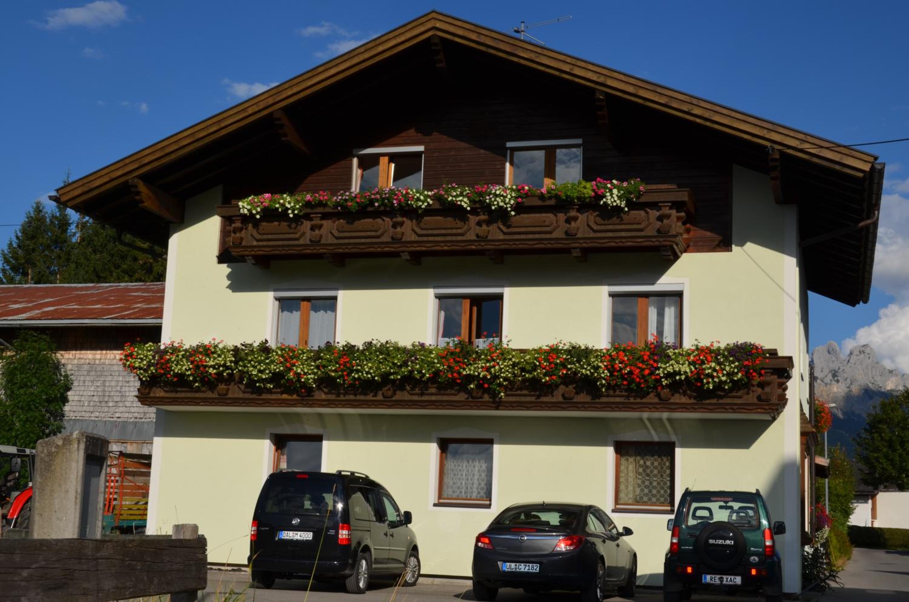 Haus Sennweg view 3