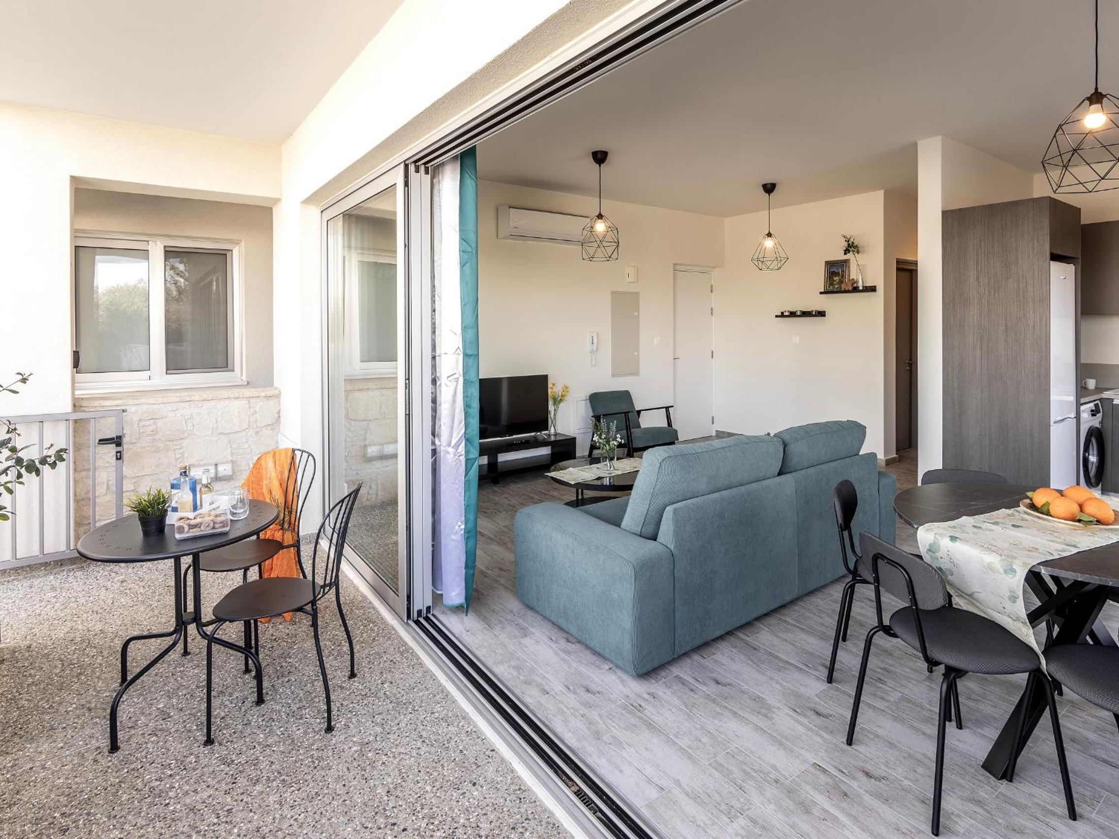 Mythical Blue Apartment 004